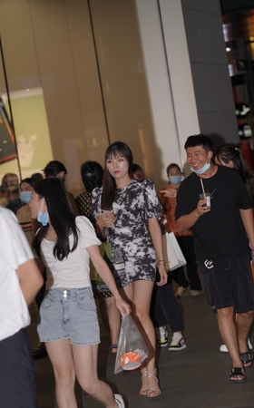 漂亮美眉