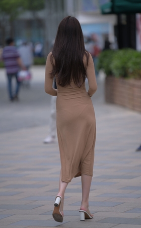 长裙美女
