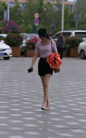 高跟肉丝美女