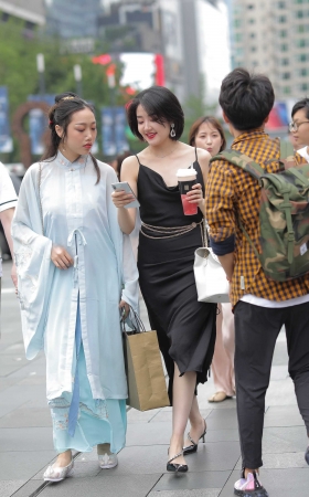 甜美耐看的短发女孩 [16P]