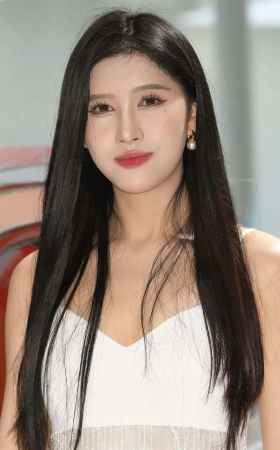 2468-79=27√颜值非凡的美女 7P