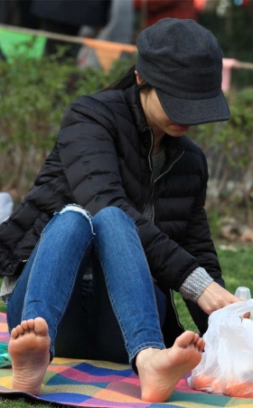 No966 两次遇见，把一双干净的少妇素足拍摄到位 第2套
