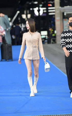 苗条的长靴少f [23P]