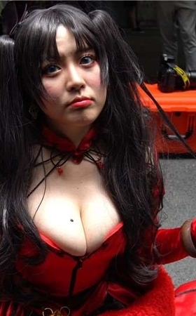 丰满的cosplay少女