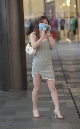 就喜欢这样白白净净的女生