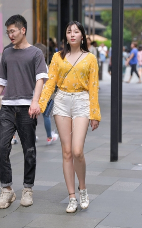 大白腿女盆友~ [22P]