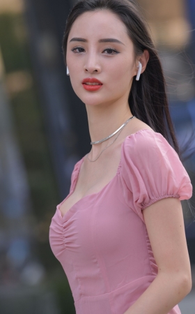 22446-110 /美腿肉丝美人