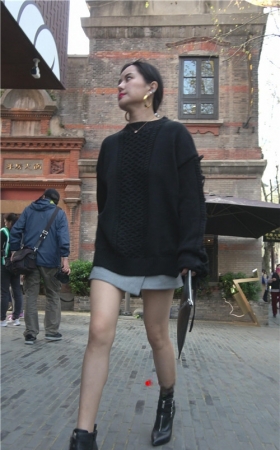 高跟短发小姐姐