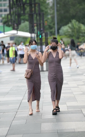 一样的裙，穿在不同人的身上~ [19P]
