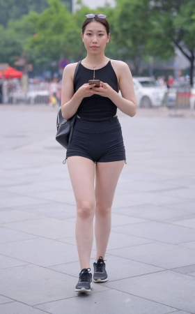素颜瑜伽短裤美女 [21P]