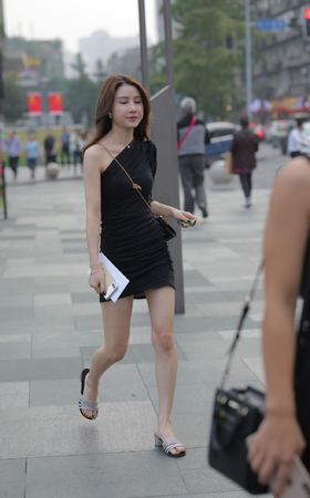 黑纱短裙