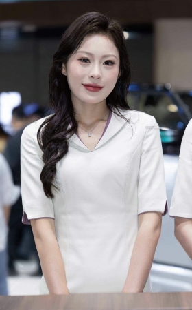 L1153-68P苏州51车展-比亚迪仰望的高端美腿礼仪小姐 10P