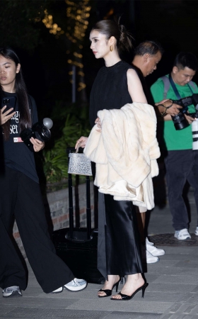 黑色系搭配