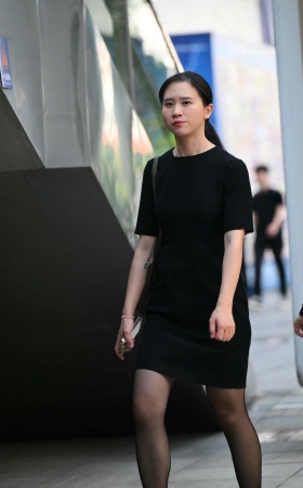 韵味黑丝黑裙成熟姐姐 [19P]