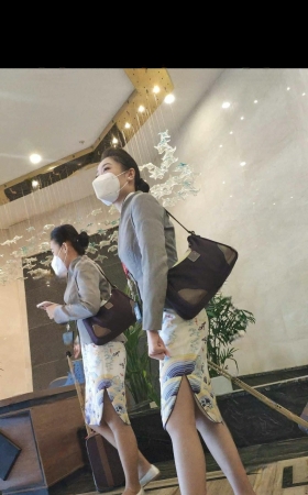 4K偶遇海航空姐飞一天了下班灰丝高跟换鞋 4P