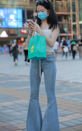 超紧身蓝牛小姐姐 [19P]