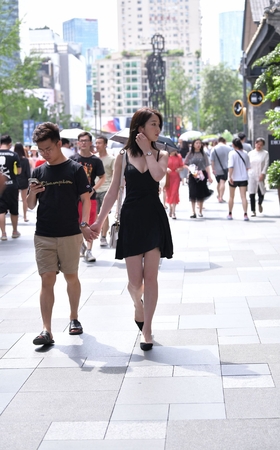 这位真是性感美人啊