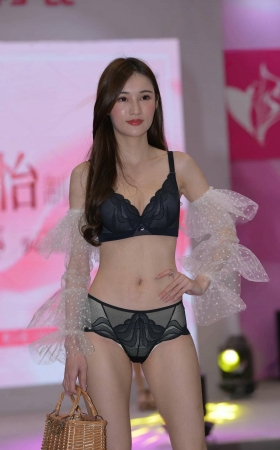 性感美女模特 [21P]