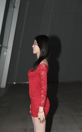 231120-2=88√美丽动人蜜桃臀美女