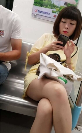 黄衣服妹子 [774 MB/mp4]