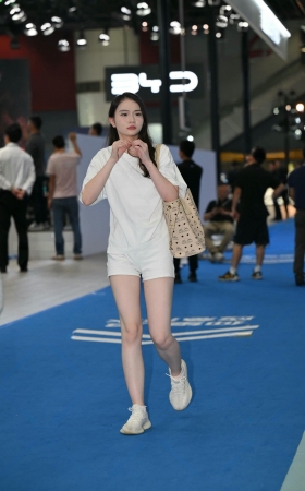 换了便装的小姐姐 [18P]
