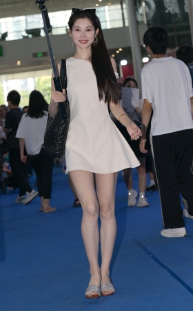 白裙美腿 [24P]