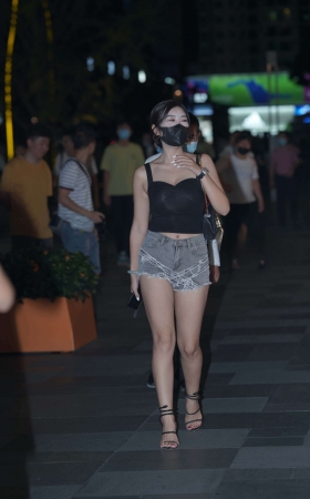 大长腿美女~ [21P]
