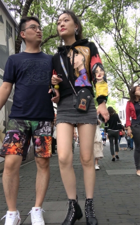 极品美腿牛仔裙美眉