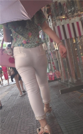 白裤紧身丰腴