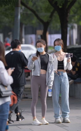 甜美青春姐妹