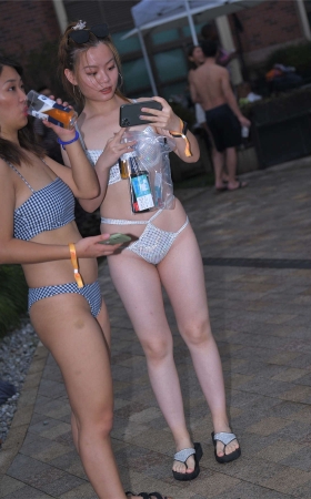 设计独特的泳装