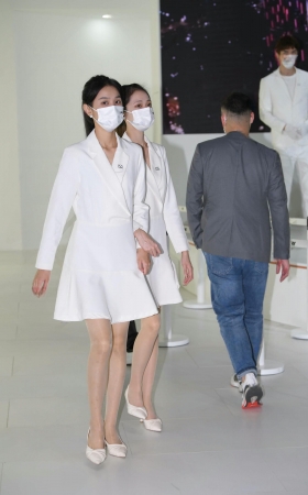眉清目秀的白裙小姐姐 [18P]