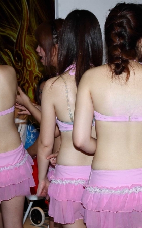 卡哇伊超白嫩美背 [20P]