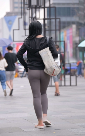 雨中的紧身裤 [17P]