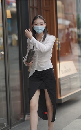 高挑的黑裙美女(149P)
