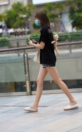 小腿真白