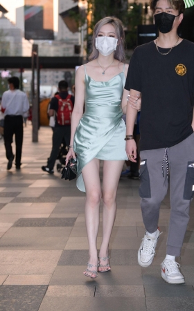 白皙美腿女友 [28P]
