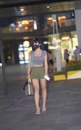 超短裙长腿小姐姐