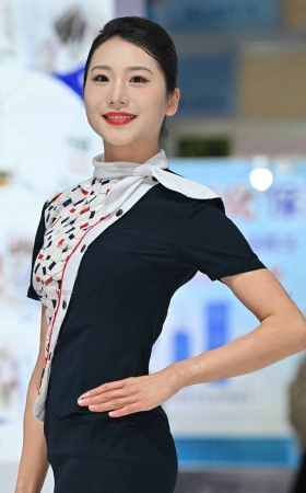 26522-16-109√川航第五代制服黑丝乘务员 13P