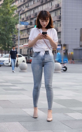 铅笔紧牛，短发小姐姐 [18P]