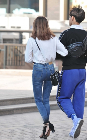 紧身牛仔 曲线好身材 [20P]