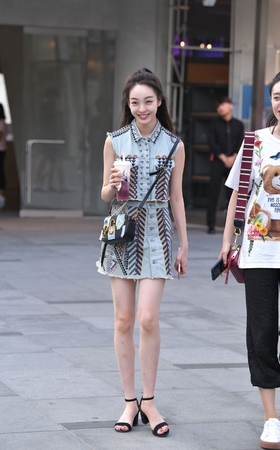 短裙美腿淑女