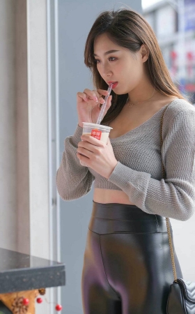皮裤美女