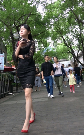 性感蕾丝包臀裙高跟美女