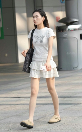2467-1=63√肉丝女生 11P