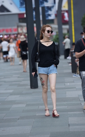 好白的大腿