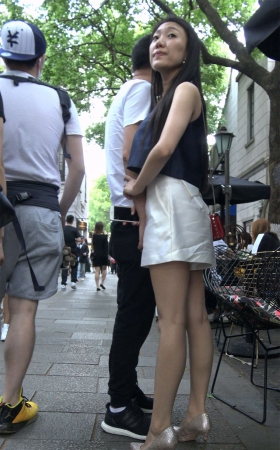 白色短裙美腿美足性感女神姐姐