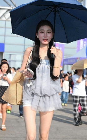 2567-47-64√筷子美腿小姐姐 8P