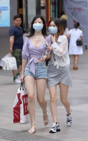 性感的单眼皮热裤女孩 [16P]