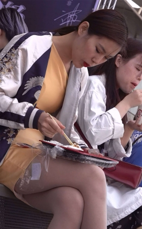 吃外卖肉丝妹子